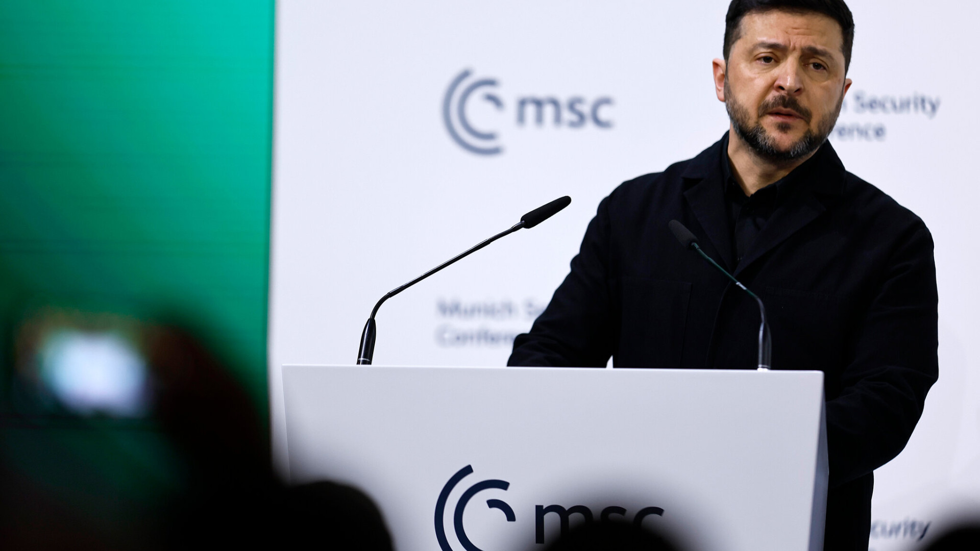 زيلينسكي يقارن بوتين بهتلر