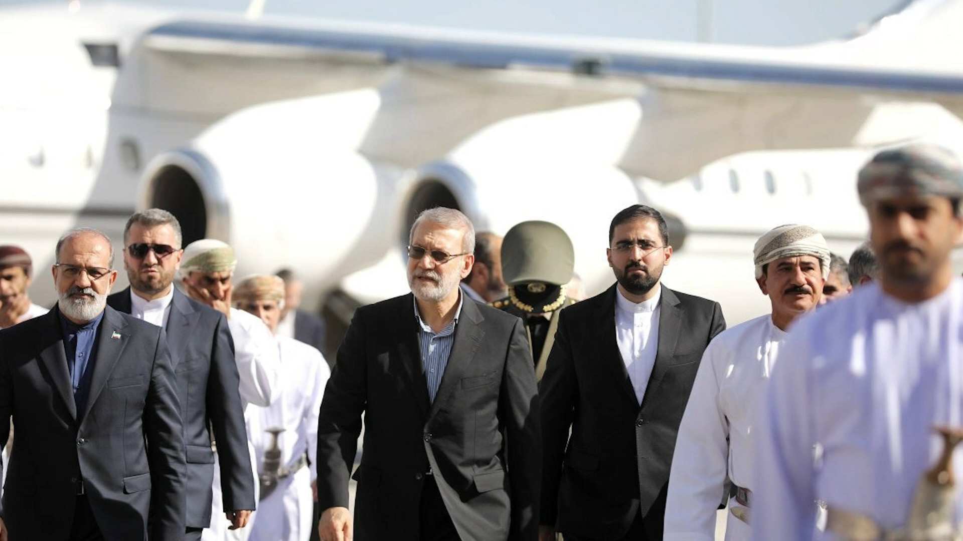 مسقط على خط فرملة ضربة إيران