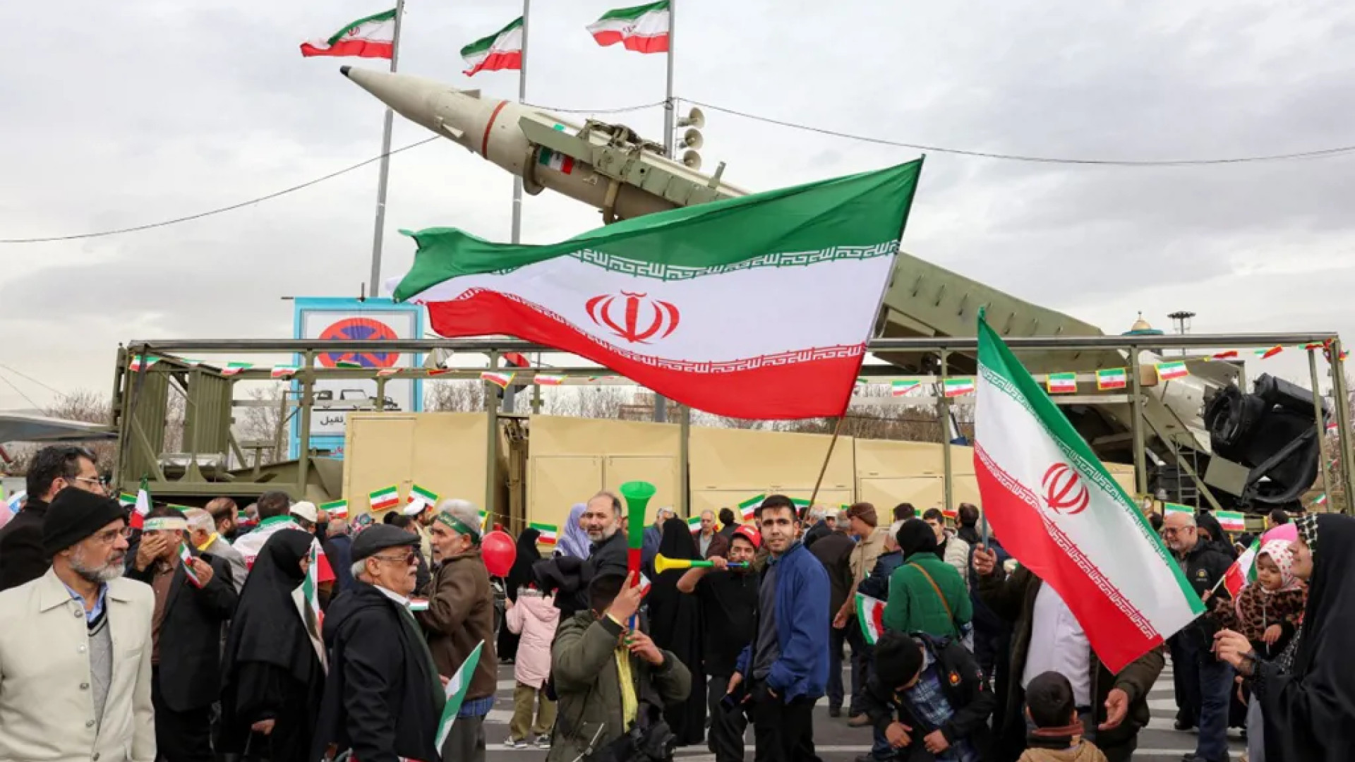 إيران تحت المجهر العسكري 