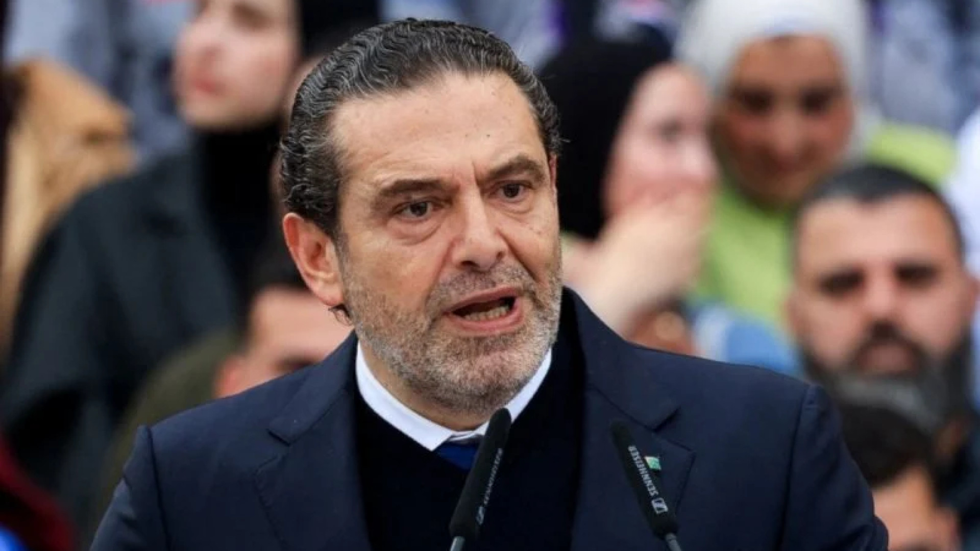 الحشود تمنح الحريري 