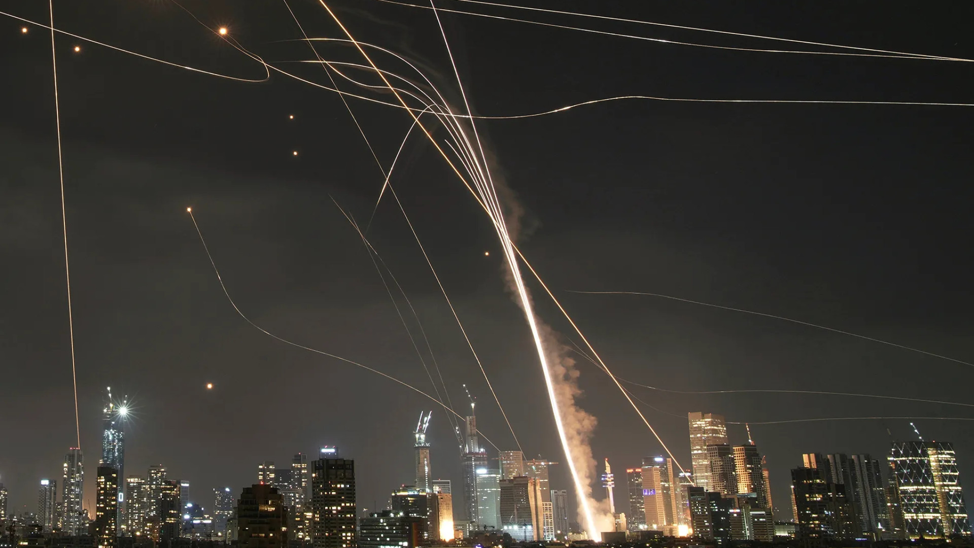 رشقات صاروخية ثقيلة على اسرائيل