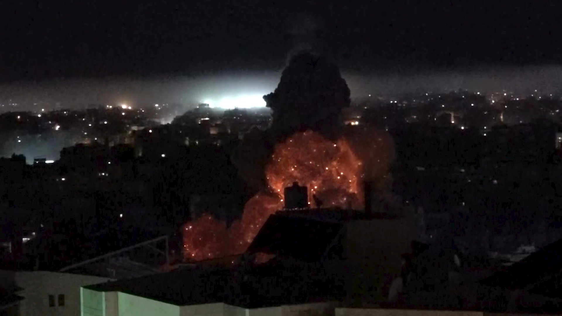 اسرائيل تواصل استهداف الضاحية الجنوبية