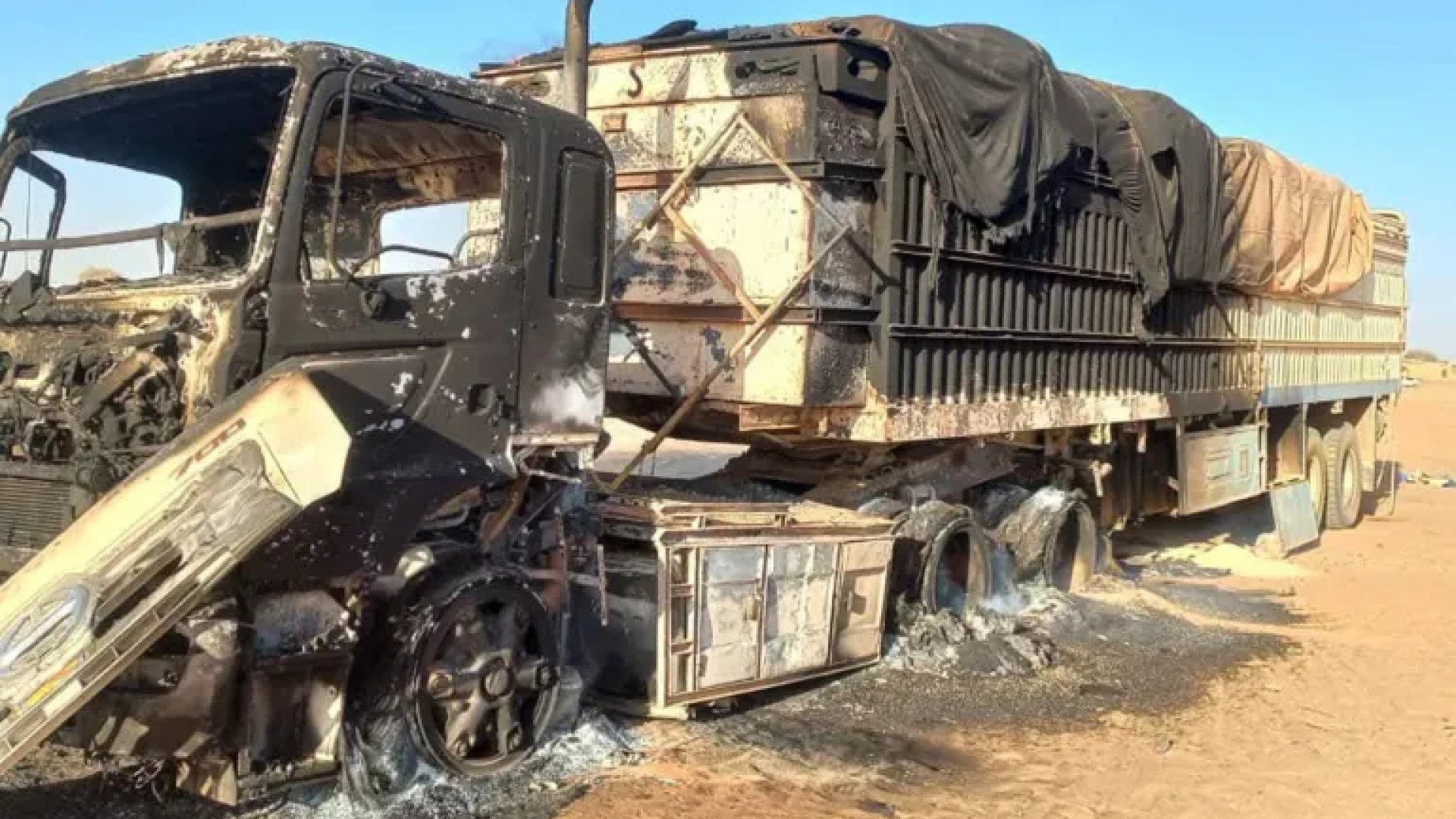 حرق قافلة مساعدات في الفاشر