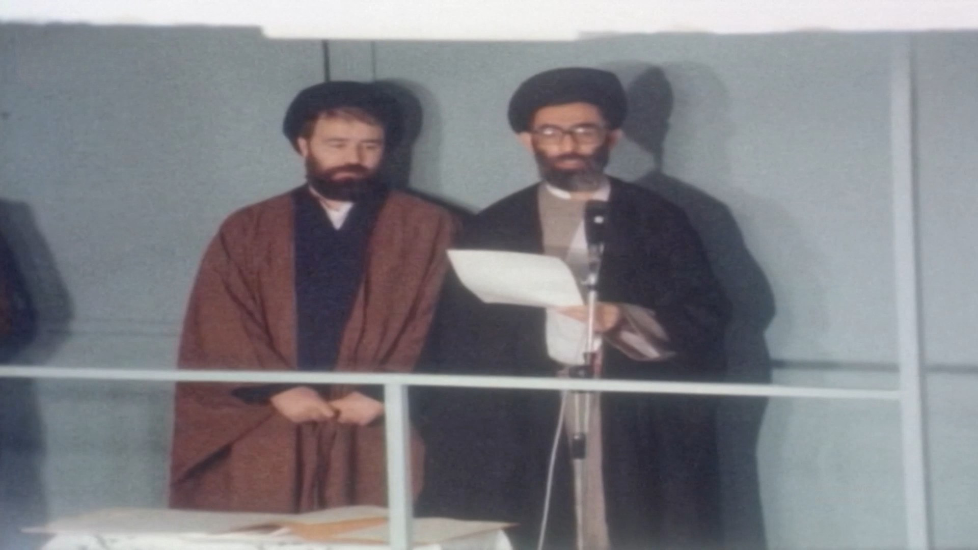 من سجين الشاه إلى المرشد الأعلى.. قصة خامنئي 