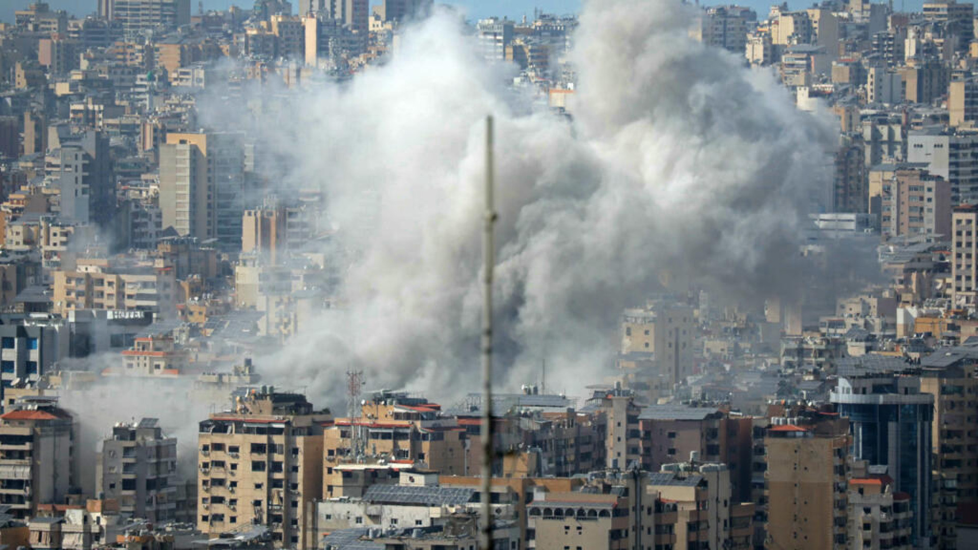 تواصل الضربات المتبادلة بين ايران واسرائيل