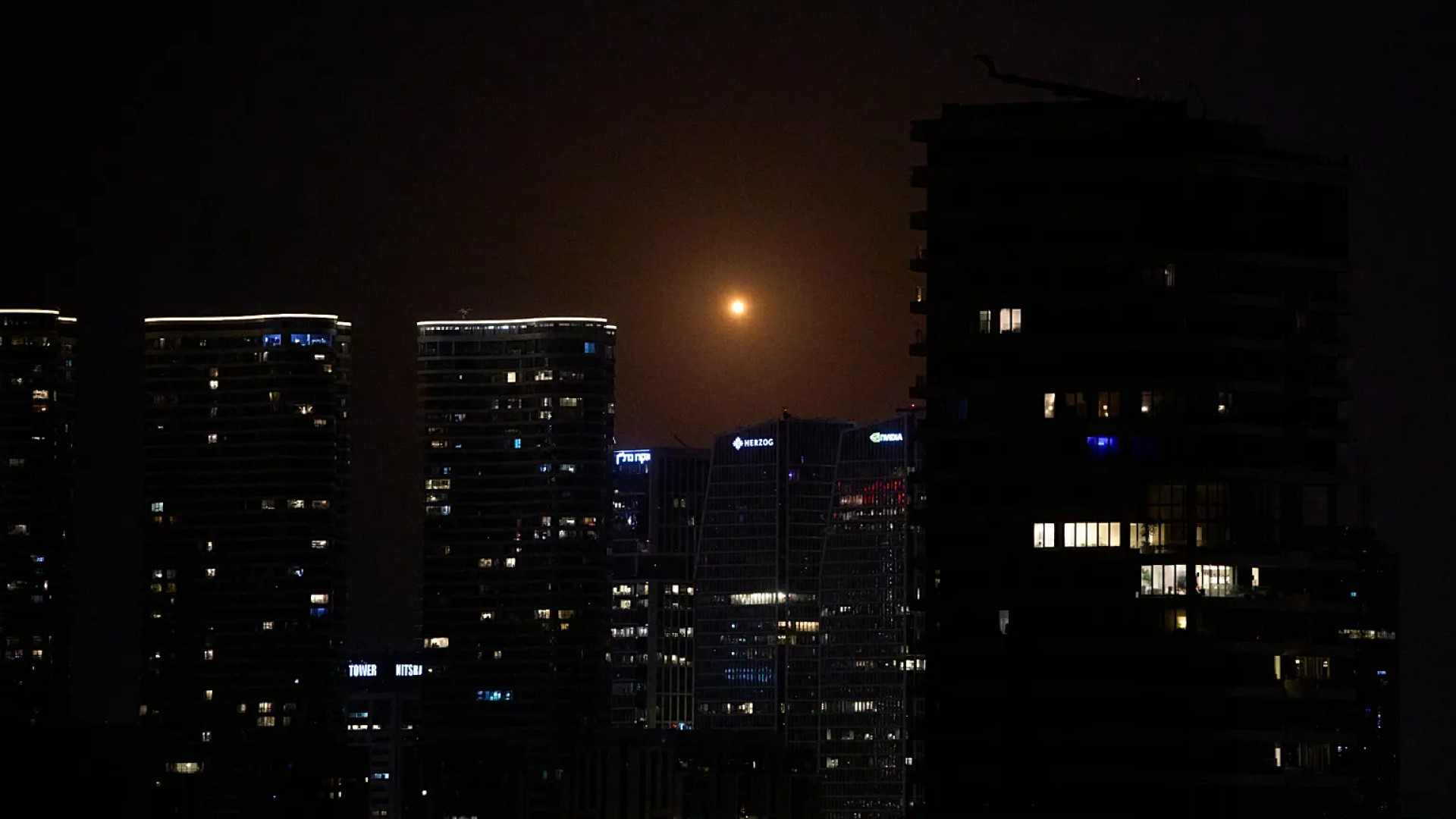 هجمات متواصلة بين اسرائيل وايران